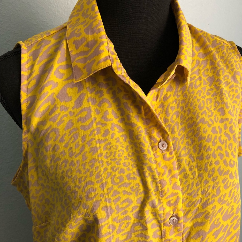 🆕Jessica Simpson• Leopard Button Up - Picture 2 of 10